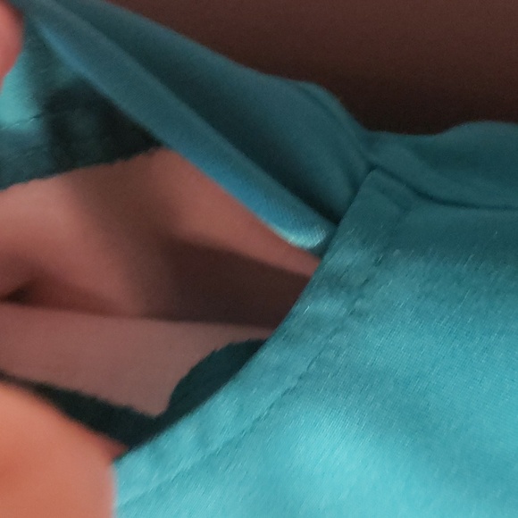 Kim Roger's Lady's Petite Capri Pants In A Beautiful Teal - Picture 3 of 4